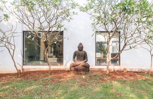 Chendhare House | Frangipani by Hireavilla-5br Lux Estate in Alibaug