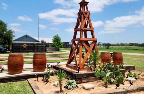 Fredericksburg House | Fredericksburg Escape Wineries & Hot Tub