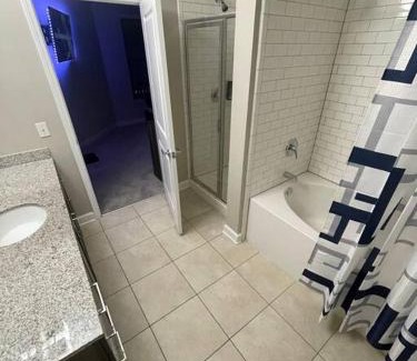 North Decatur Apartment | FREE bottle of wine upon request W/ FREE Parking