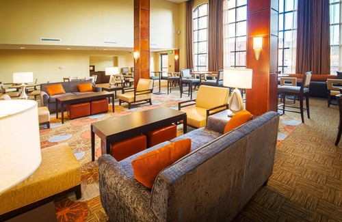 Northfield Apartment | Free Breakfast Buffet & Pool Access. Near University of Colorado Hospital.