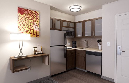 Shelby Township Condo | Free Breakfast Buffet. Pool & Hot Tub Access. Great Location!