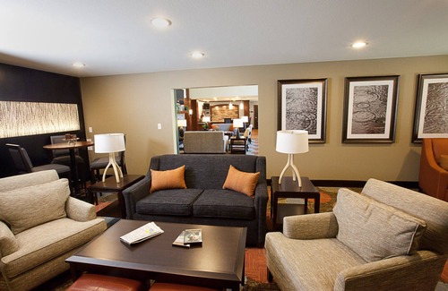 Lanham Apartment | Free Breakfast! Convenient Location Near Gov't Offices!