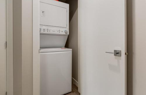 Shaganappi Apartment | Free Heated Parking, Close to DT, Pet Friendly