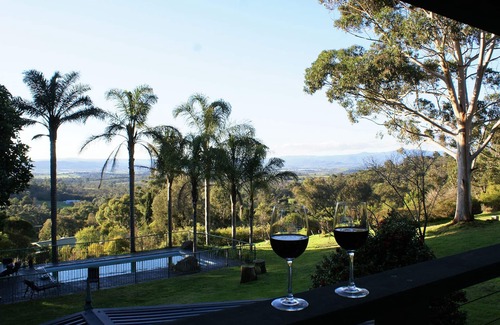 Lilydale House | 🍸🍾FREE NIGHT Stay 3 nights and pay for two in September and October.