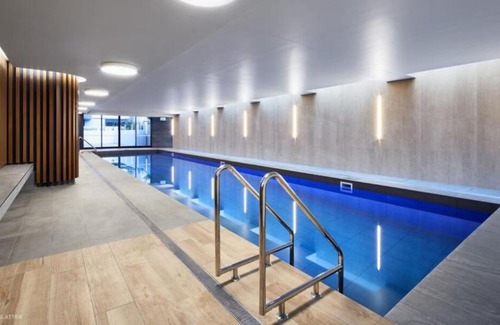 Melbourne Central Business District Apartment | Free Parking 2B2B Next to Flagstaff Gardens