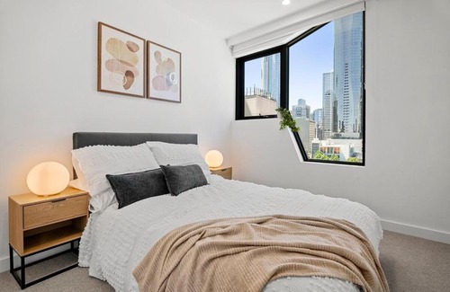 Melbourne Central Business District Apartment | Free Parking 2B2B Next to Flagstaff Gardens