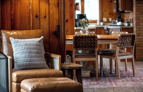 Luck Cabin | FREE Pontoon Mon–Thurs – September Only!