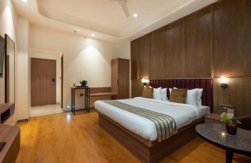 Mira Bhayandar Hotel | Freesia by Express Inn Ghodbunder