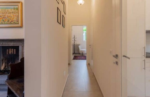 Lanzo d'Intelvi Apartment | Freistehende Villa im Park