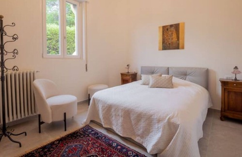 Lanzo d'Intelvi Apartment | Freistehende Villa im Park