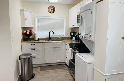 Woodinville House | Freshly remodeled guest house in winery Woodinville