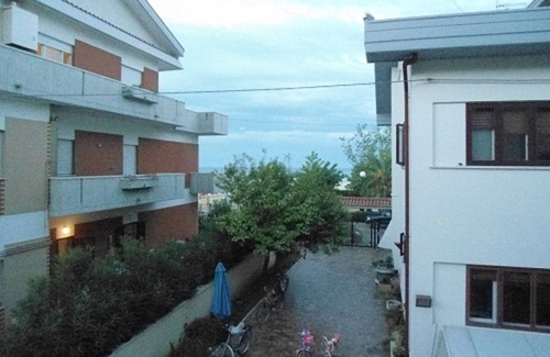 Pineto Apartment | Freshly watched sea view on the first floor 20 meters from the sea and pine forest