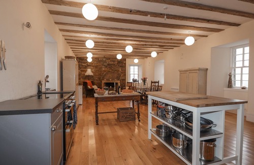 North Watten Cottage | FRESWICK CASTLE, pet friendly, with open fire in John O Groats