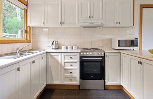 Coles Bay Apartment | Freycinet Sanctuary 4 - Freycinet Holiday Houses