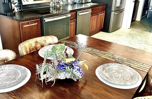 Sheridan House | Frick'n Ranch Welcomes Hunters