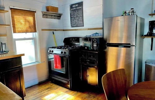 Holly House | Frida House . Sweet Location. Free Bikes