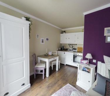 Dersdorf Apartment | Friendly Home - Einzelappartement "Calm" Köln Bonn Phantasialand