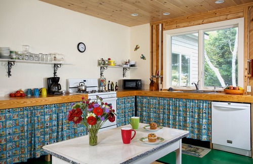 Friendship Cottage | Friendship Harbor Waterfront Home