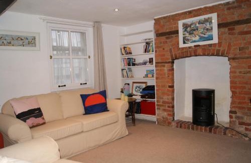 Topsham House | Frog Palace - Secure Parking-Outside Area-Topsham-Exeter-Beach-Chiefs-WiFi