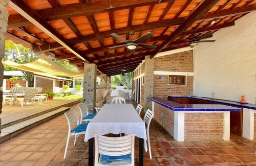 Barra de Santiago House | Front row beach ranch on the seafront in Barra de Santiago