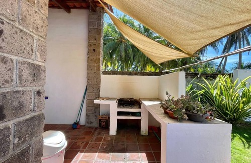 Barra de Santiago House | Front row beach ranch on the seafront in Barra de Santiago