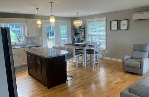 Clyde River House | Full House in Clyde River close to City and Golf Courses