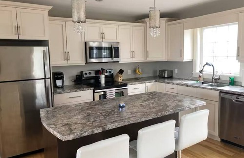 Clyde River House | Full House in Clyde River close to City and Golf Courses