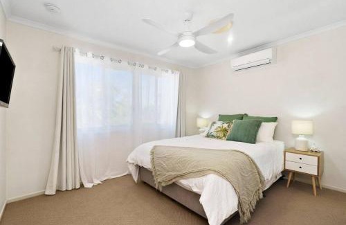 Caloundra House | Fully airconditioned, pet friendly, 5mins to beach