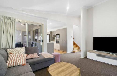 Caloundra House | Fully airconditioned, pet friendly, 5mins to beach