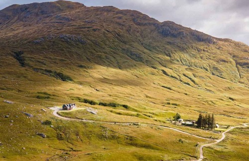 Spean Bridge House | Fully Catered Bespoke Highland Gatherings in a Stunning Wilderness Location
