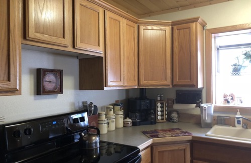 Darby House | Fully Equipped Montana Guest Home w/kitchen, laundry, hot tub and hiking