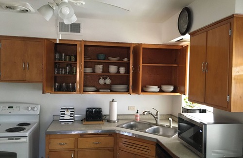 Western Springs House | Fully furnished long term rental home Western Springs