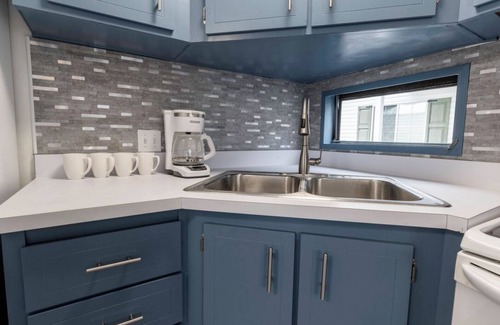 Zephyrhills South House | Fully remodeled cozy mobile home in charming Zephyrhills with AC, WiFi