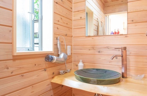 Uda House | Fully Renovated Country House in Scenic Nara / Uda Nara