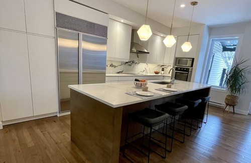 Verdun House | Fully renovated modern family home. 1 min walk to waterfront!