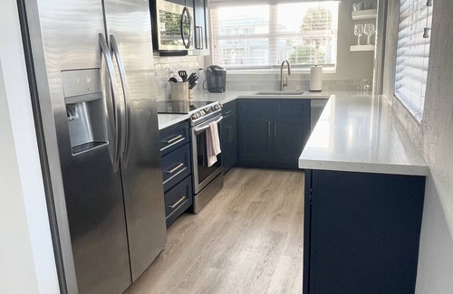 Englewood House | Fully renovated, steps to beach. 2BR/1BA.Dogs welcome! Perfect ratings.