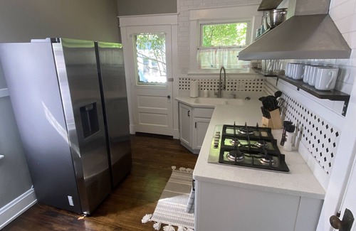 Cincinnati House | Fully restored, hardwood floors, Near Lunken airport and Downtown Cincinnati