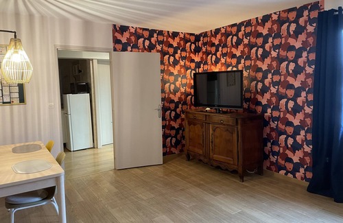 Porcheville House | Fully self-contained garden apartment