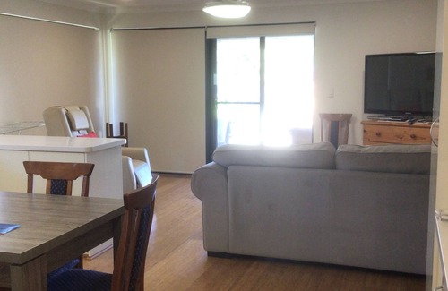 Jandakot Apartment | Fully Self contained spacious granny flat to rear of owners home.