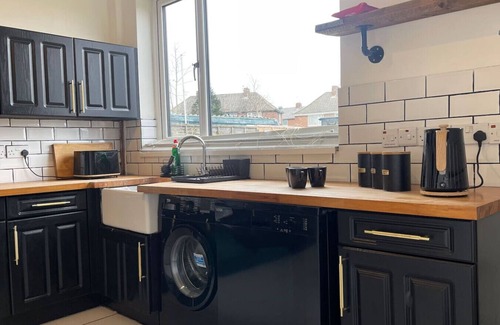 Durham House | Fully Serviced Three Bed House in Durham