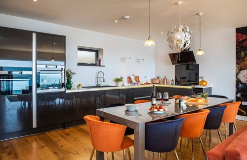 Portwrinkle House | Fulmar - Beachside House with Terrace Hot Tub & Fantastic Views