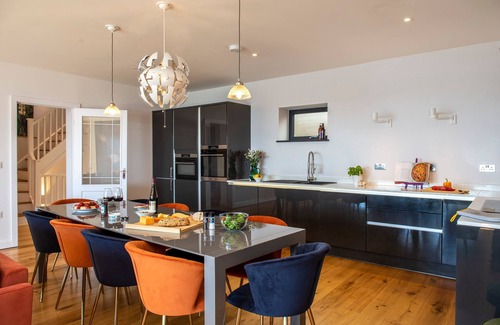 Portwrinkle House | Fulmar - Beachside House with Terrace Hot Tub & Fantastic Views