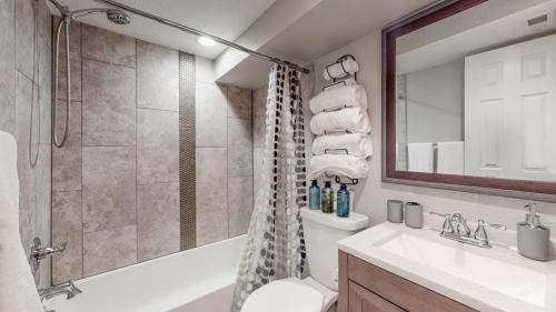 Berkley House | Fun and Affordable Dual Bedroom Lower Unit in Vibrant Denver