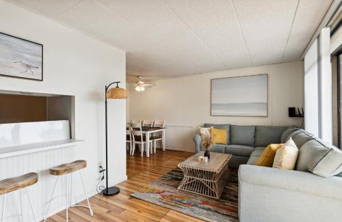 Midtown Ocean City Apartment | Fun & Comfy Beachside Getaway ~ King Bed ~ Balcony