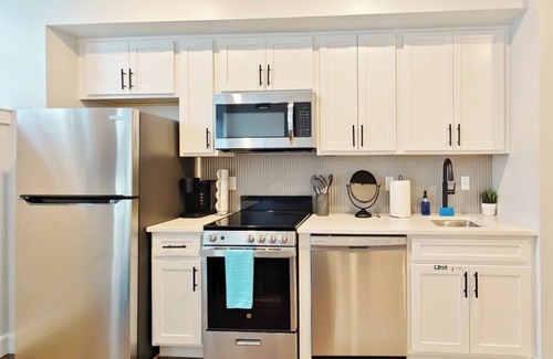 Downtown Jacksonville Apartment | Fun Cozy Studio Apts - 1 Mile to TIAA Bnk Fld!