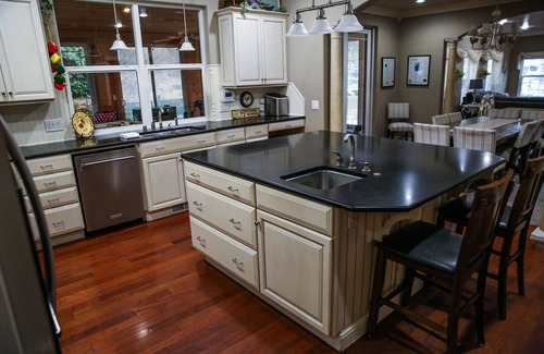 West Side Highway House | Fun, Family Friendly PNW Garden Stay