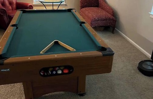 Greensboro Apartment | Fun Friendly 2 bedroom.