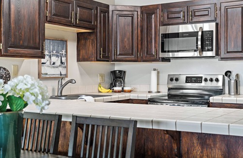 St. George Condo | Fun in the sun 3 Bedroom w/pools hottubs waterslides YEAR ROUND