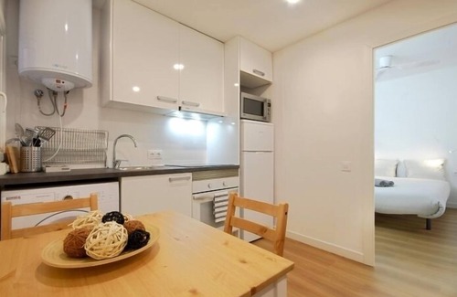 Collblanc y La Torrassa Apartment | Functional apartment near Barcelona