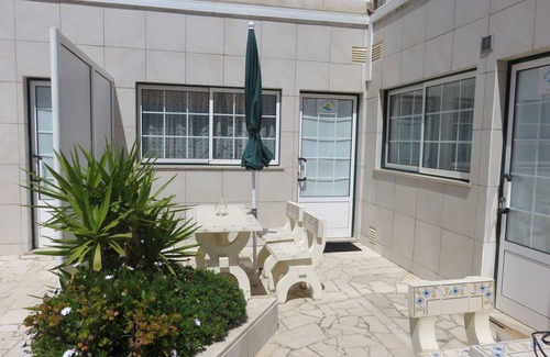 Vale Furado Apartment | functional, well-appointed and affordable accommodation for 4 people